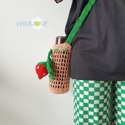 Crochet Strawberry Water Bottle Holder, Crossbody Water Bottle Bag, Handmade Water Bottle Carrier
