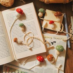 Mushroom Crochet Bookmark, crochet Bookmark, Cottagecore Book Accessory, Gift for Book Lover