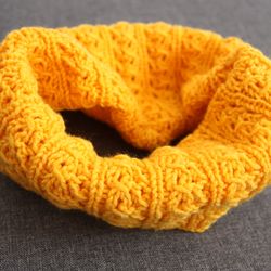 Hand made knitted snood scarf