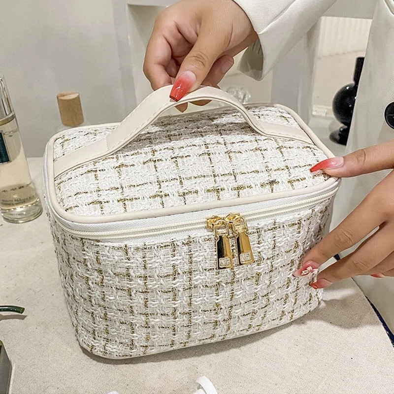 Large Storage Bag for Makeup, Portable New Women's Bag, Fashionable Knitted Style Makeup Case