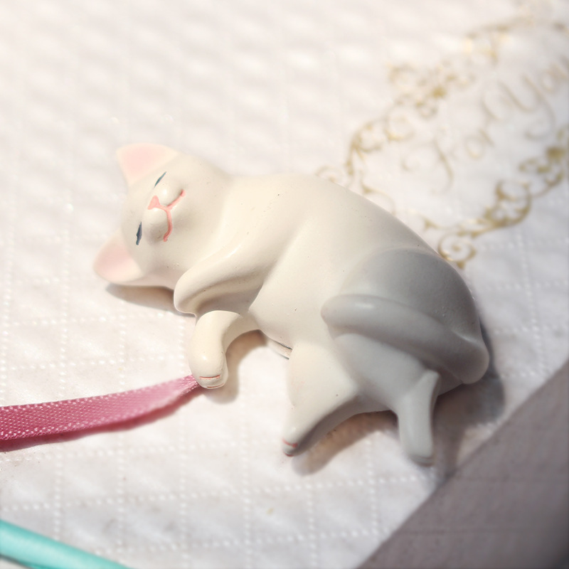 Mini Sleeping Cat Statues, Mini Figures for Dollhouse Room, Home Decor Desk Accessories