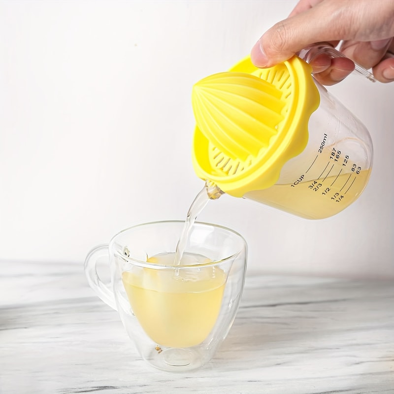 Portable Manual Juicer for Home, Citrus Fruit Hand Squeeze Juicer for Lemons, Small Kitchen Juicer for Travel