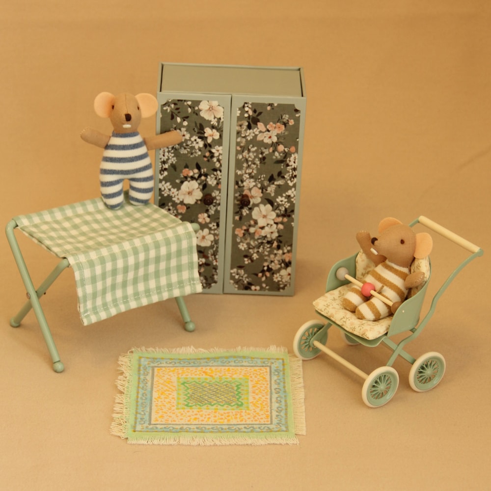 Baby Stroller Furniture in Lotus Pink and Light Green for Dollhouse