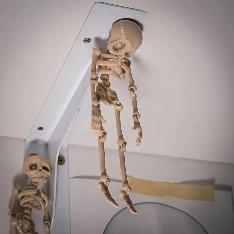 Funny Halloween Gift Magnetic Poseable Skull Fridge Magnet with Movable Joints, Cute Kitchen Decor