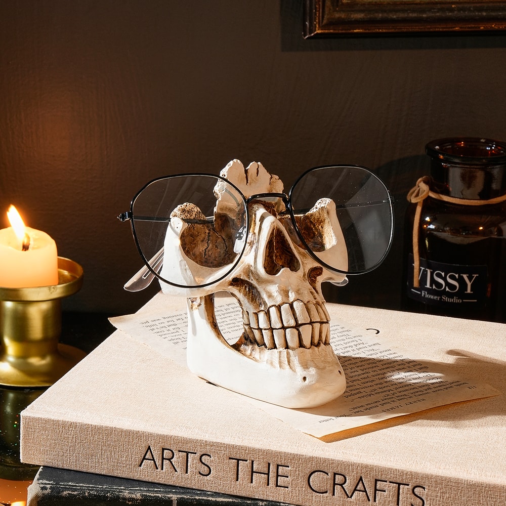 Skull-shaped glasses storage rack, Halloween decoration, resin material, home decoration item