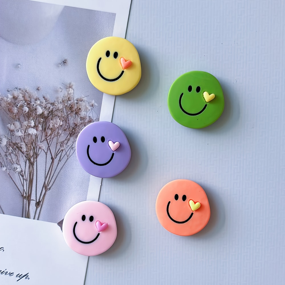 Plastic Round Decorative Magnets for Kitchens, Round Face Christmas Magnets for Fridges