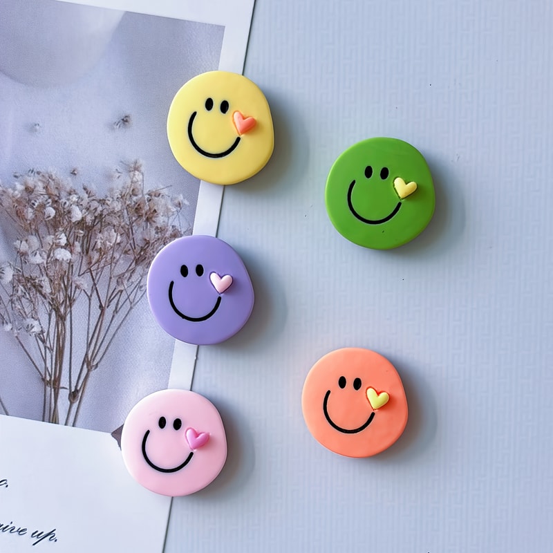 Plastic Round Decorative Magnets for Kitchens, Round Face Christmas Magnets for Fridges