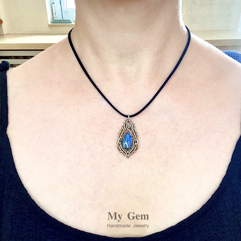 Labradorite Pendant Moonlight 1