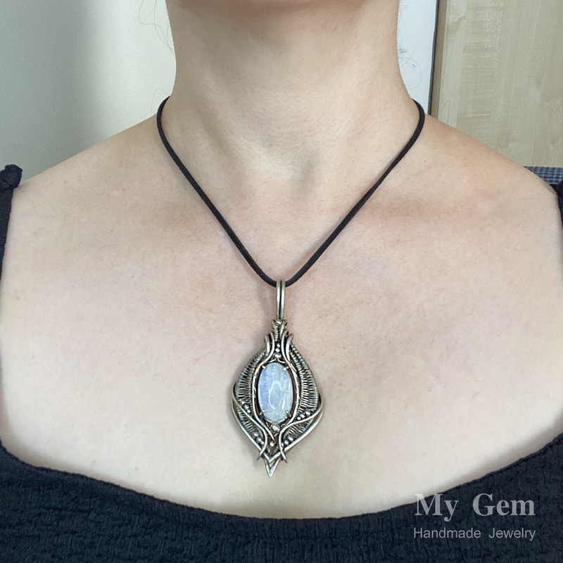 Moonstone Pendant 1