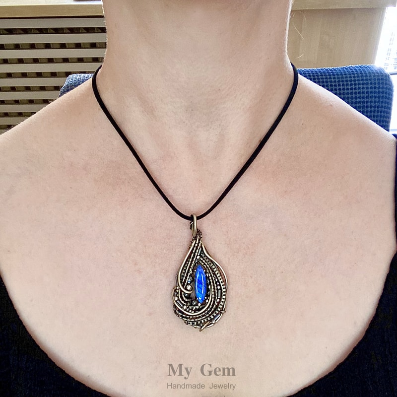 Labradorite Pendant Magic Of The Mists 1