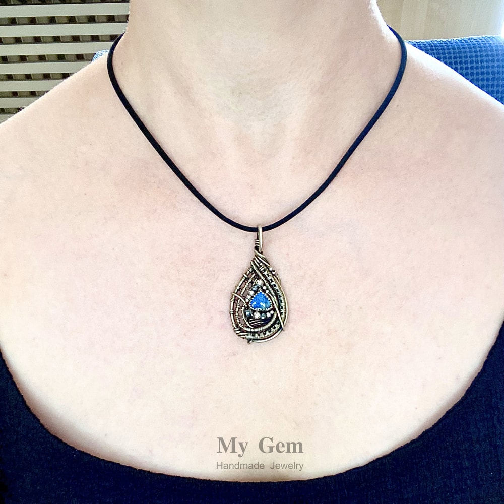 Labradorite Pendant Moonlit Labradorite 1