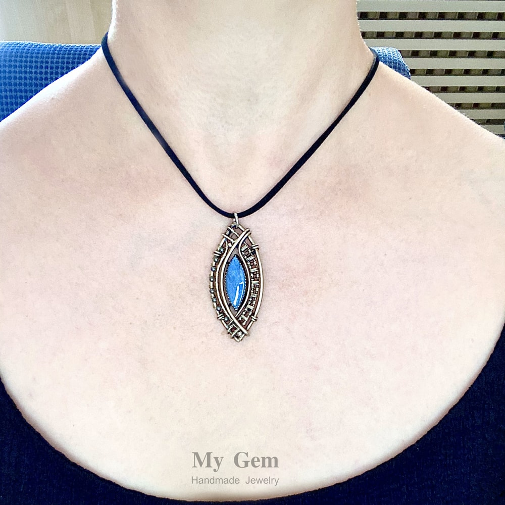 Labradorite Pendant Labradorite Amulet 1