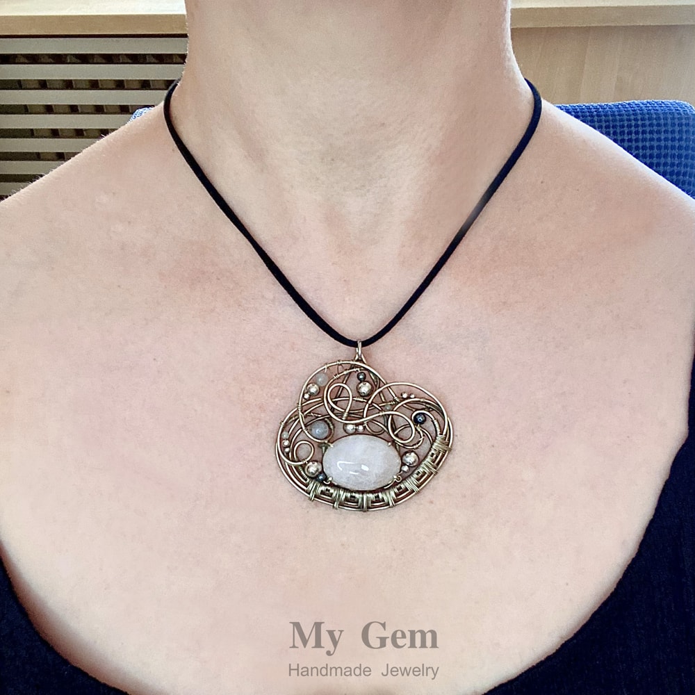 Rose Quartz Pendant Pink Breeze 1