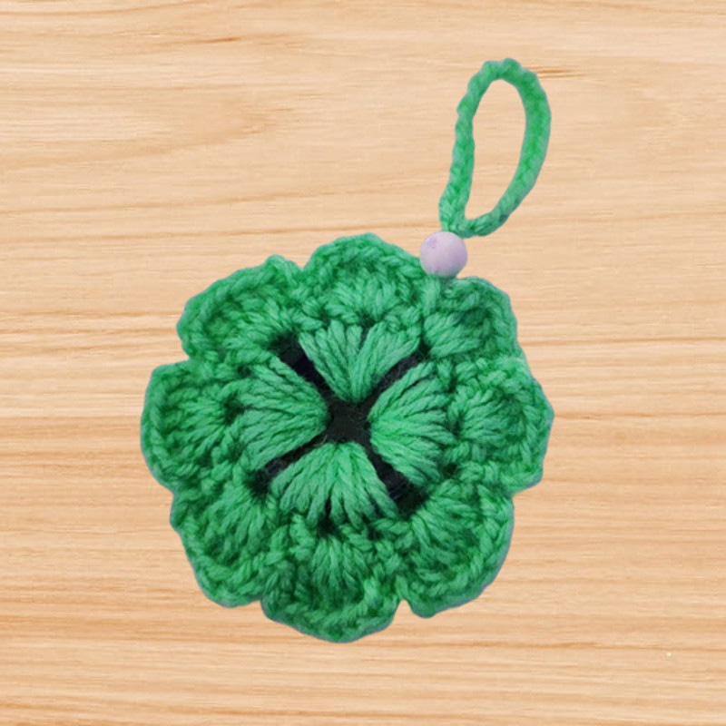 crochet flower keychain pattern