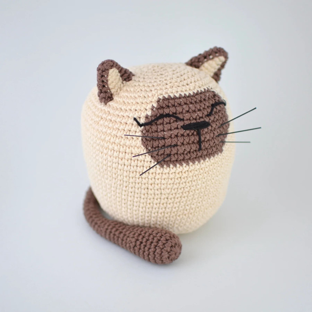Cat Door Stopper In Lion Brand 247 Cotton M23014 TC Downloadable PDF 0