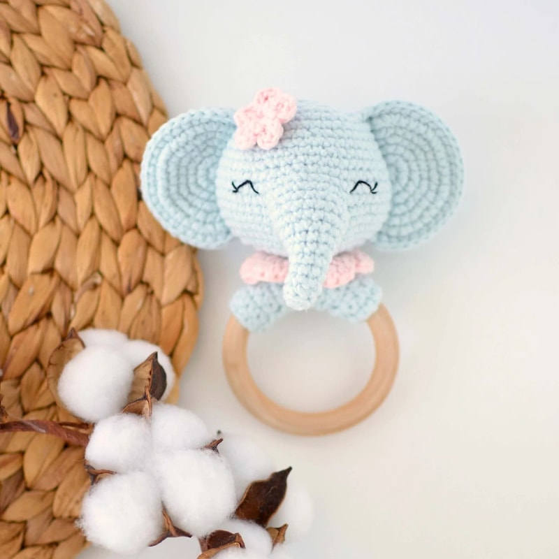 Decorative Teething Ring In Lion Brand Feels Like Butta 0