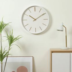 Carrie RStocker 20" Round Indoor Modern White Analog Wall Clock