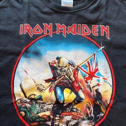 iron maiden unisex t-shirt: trooper vintage circle