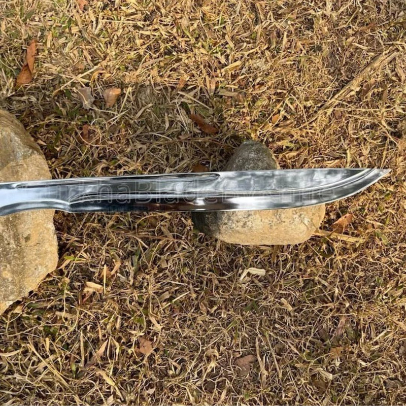 Custom Handmade Carbon Steel Sword Hunting Survival Sword Full Tang Camping Tool (2).jpg