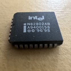 Vintage microchip INTEL N82802AB A9400158 1996-1998.