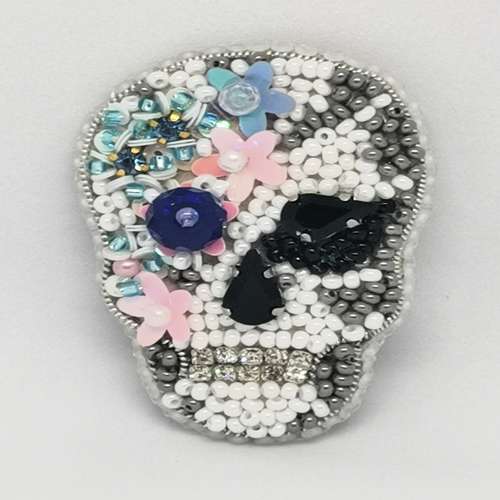 Beaded brooch "Skull" handmade