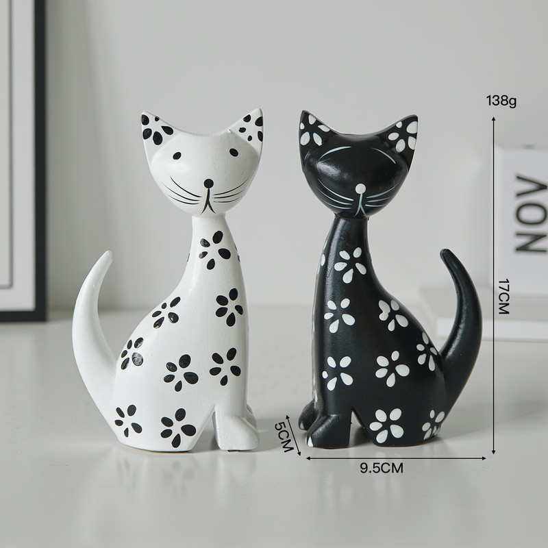 Nordic Minimalist Wooden Cat Ornament, Black and White Couple Spotted Kitten, Cute Desktop Decoration