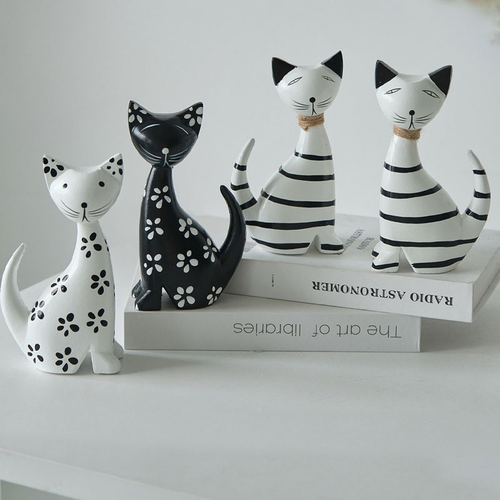 Nordic Minimalist Wooden Cat Ornament, Black and White Couple Spotted Kitten, Cute Desktop Decoration