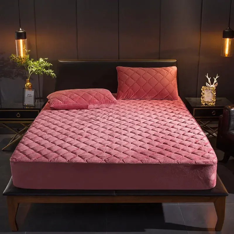 Plush Thicken Quilted Mattress Cover, Warm Soft Crystal Velvet, King Queen Quilted Bed Fitted Sheet