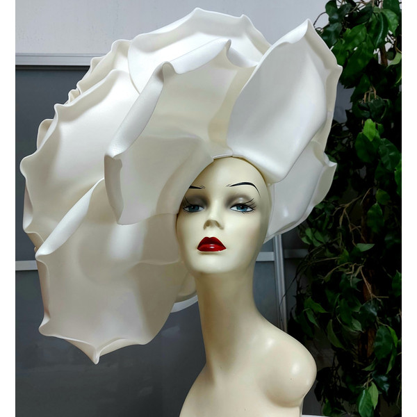 Large rose derby hat for women.jpg
