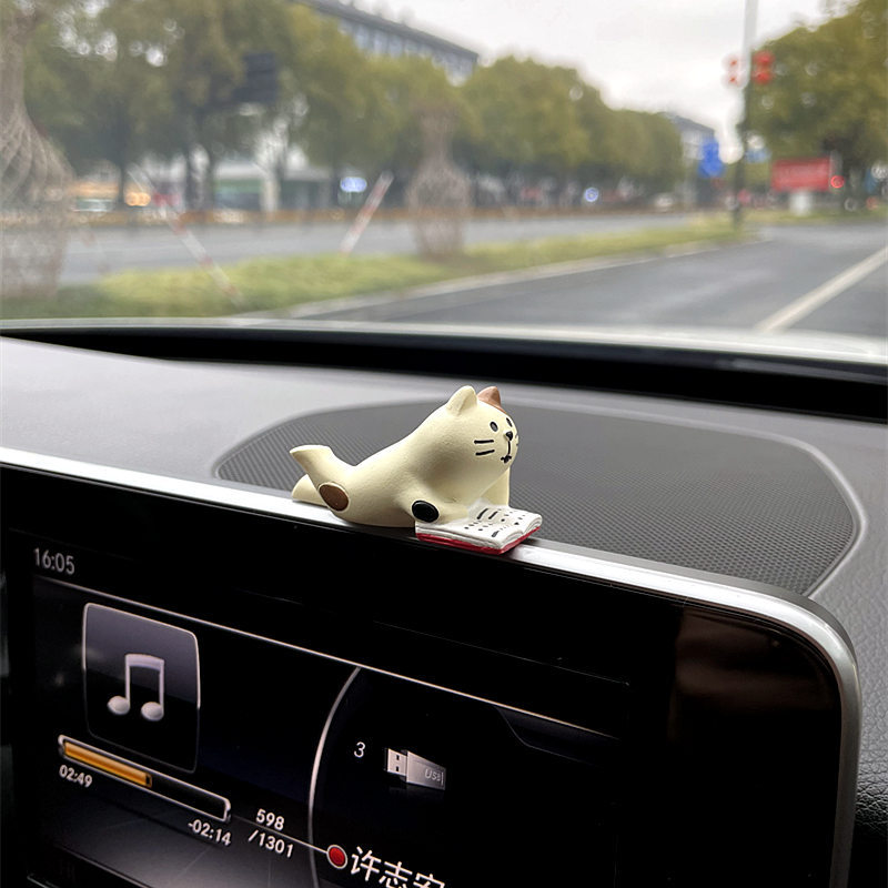 Car Dashboard Cat Ornament, Cute Healing Kitten Figurine, Resin Decorative Cat Accessories for Car Interior