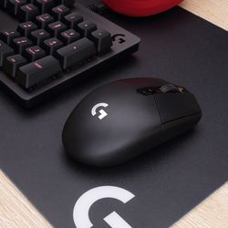 rgb wireless mouse, logitech lightspeed gaming mouse, 6 programmable buttons,, long battery, usb wireless mouse