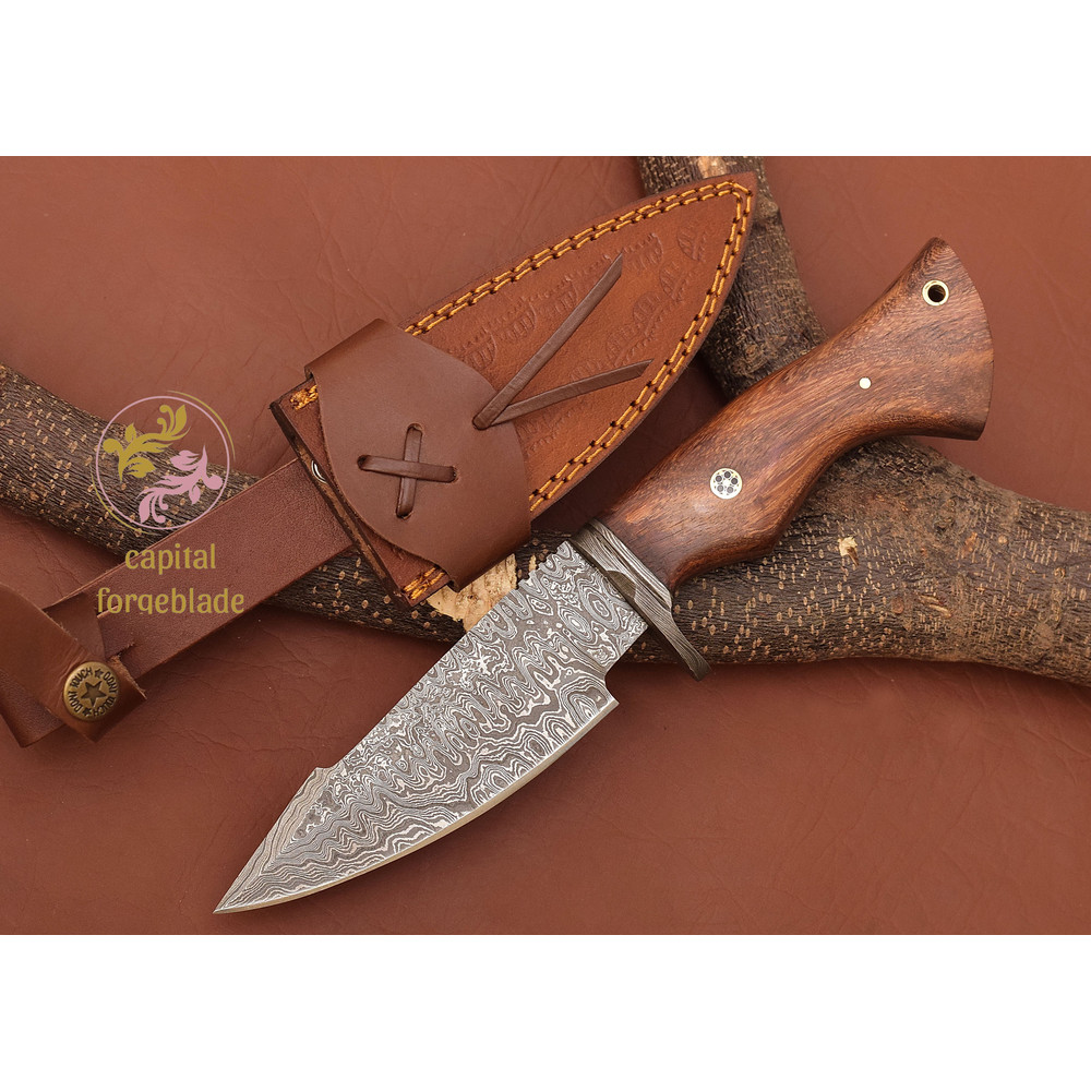 Damascus Steel Skinner Knife.jpg