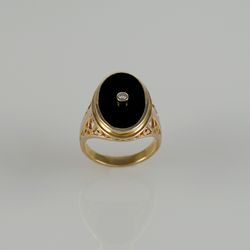 Yellow Gold Ring With Black Onyx And Diamond Stone