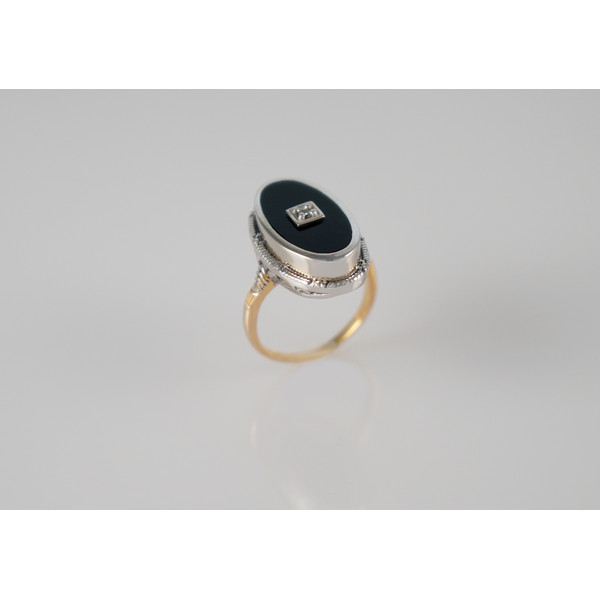 white-yellow-gold-ring-black-onyx-diamond-valentinsjewellery-2.jpg.jpg