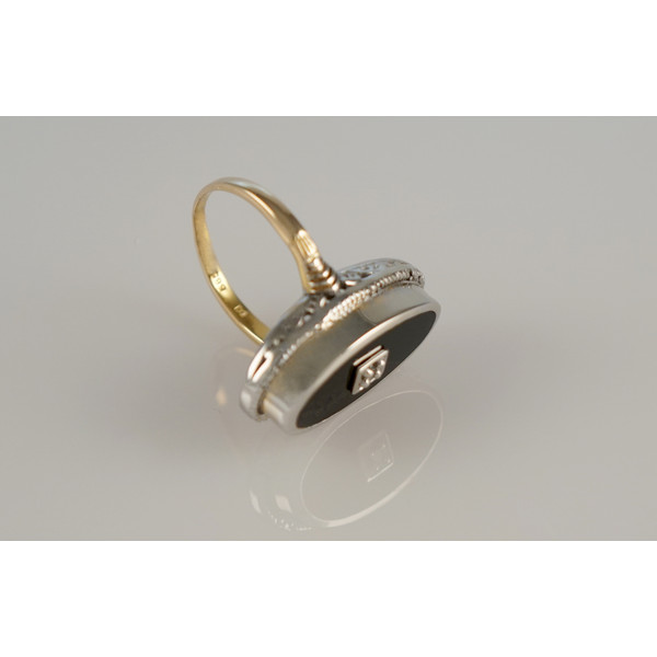 white-yellow-gold-ring-black-onyx-diamond-valentinsjewellery-8.jpg.jpg