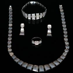 Elegant Sterling Silver Jewelry Set Adorned with Genuine Mother-of-Pearl Gemstones