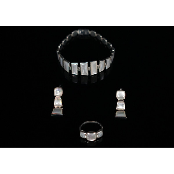 silver-set-natural-mother-of-pearl-valentinsjewellery-7.jpg