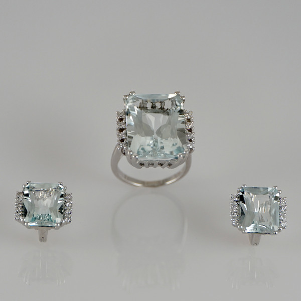 wite-gold-set-diamonds-aquamarine-valentinsjewellery-5.JPG