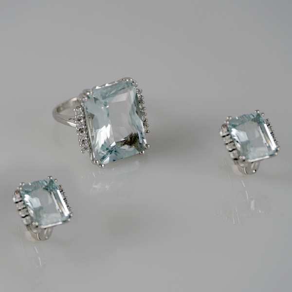 wite-gold-set-diamonds-aquamarine-valentinsjewellery-10.JPG