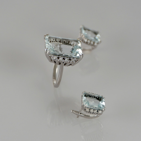 wite-gold-set-diamonds-aquamarine-valentinsjewellery-9.JPG