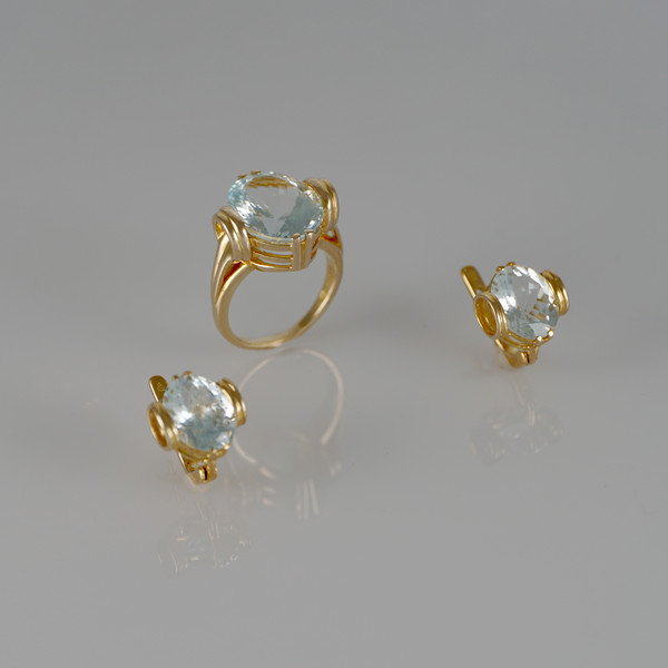 yelow-gold-set-diamonds-aquamarine-valentinsjewellery-2.JPG