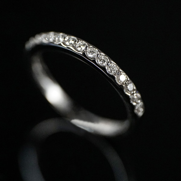wihte-gold-diamond-ring-valentinsjewellery-1.jpg