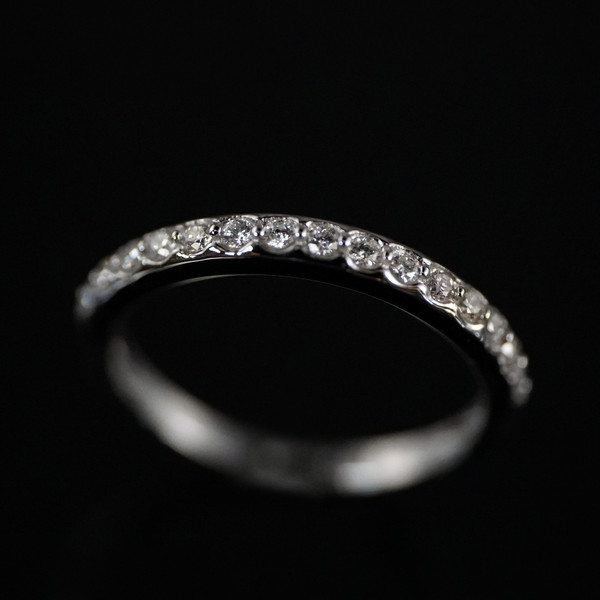 wihte-gold-diamond-ring-valentinsjewellery-2.jpg