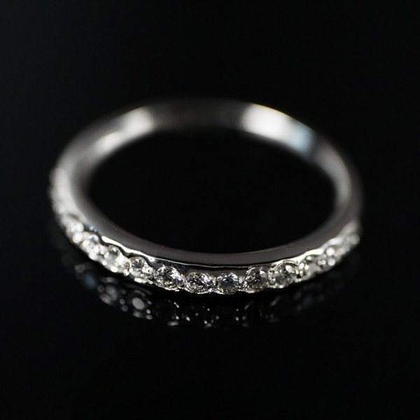 wihte-gold-diamond-ring-valentinsjewellery-7.jpg