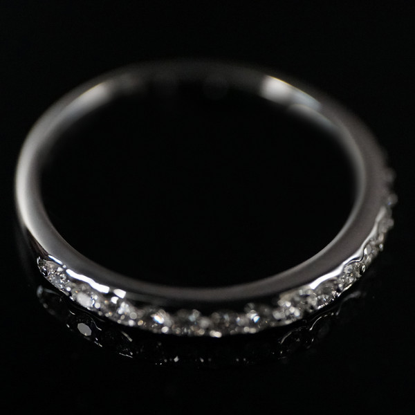 wihte-gold-diamond-ring-valentinsjewellery-8.jpg