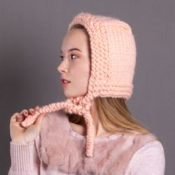 Adult bulky bonnet. Wool. Tea rose color