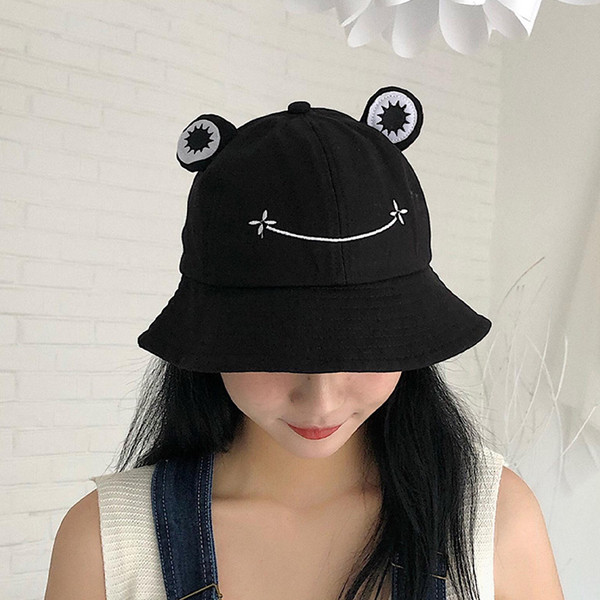 Cute Frog Bucket Hat (1).jpg