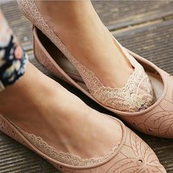 elegant lace scalloped socks for women – perfect gift, comfortable & stylish hosiery