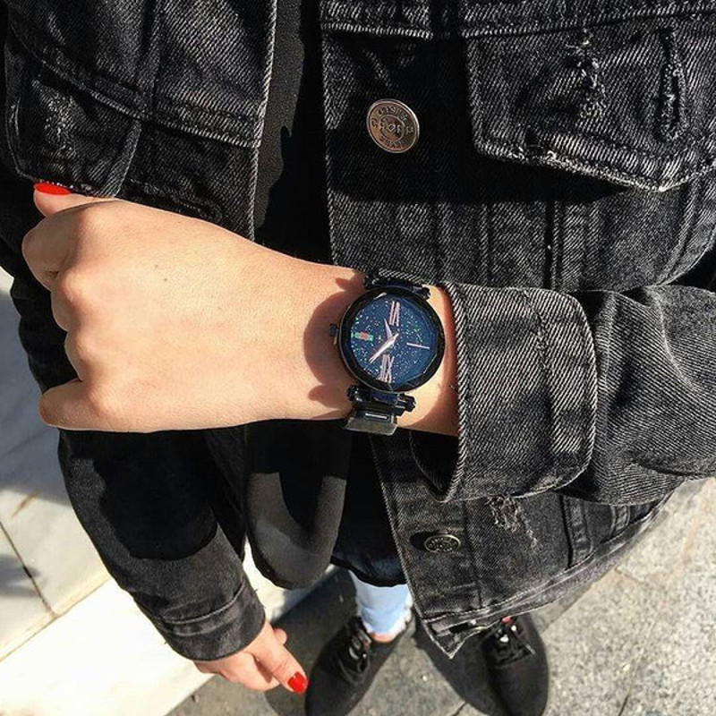 Magnetic strap watches with starry face design