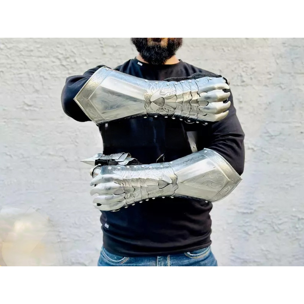Pair Of Medieval Nazgul Gloves Fantasy Larp Gauntlets Gloves Fully Functional Gauntlets Armor 2